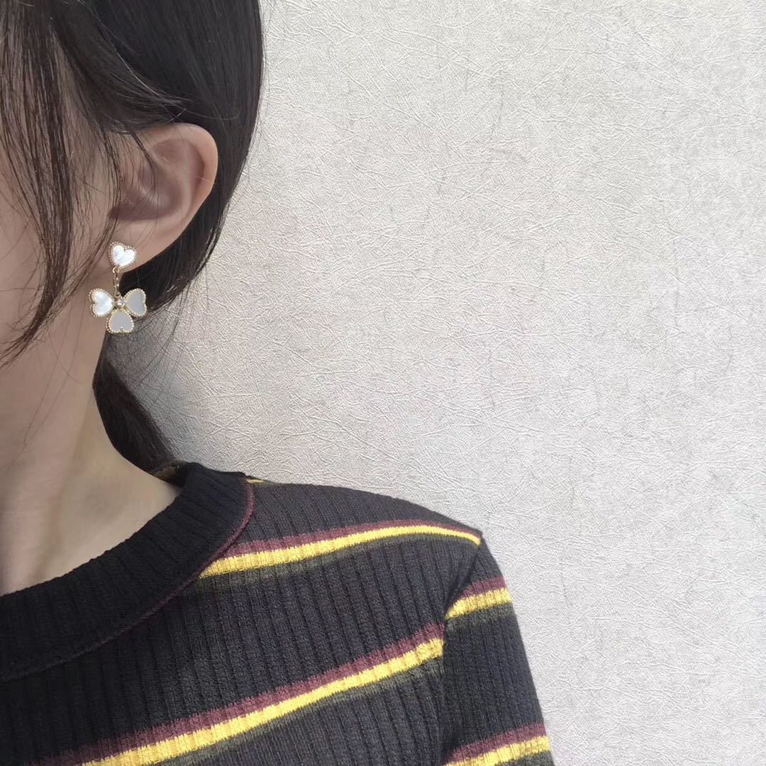 ¡®Glow Jewelry¡¯CLOVER SWEET WHITE MOP-OHRRINGE
