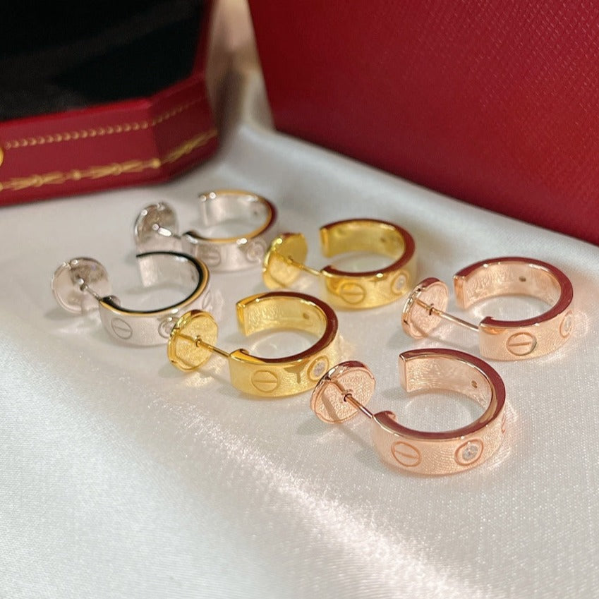 「グロージュエリー」ラブイヤリング 5.7MM ダイヤモンド2個