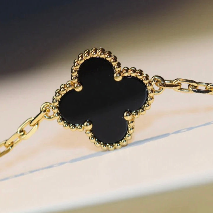 „Glow Jewelry“ KLEE-HALSKETTE MIT 20 MOTIVEN AUS ONYX