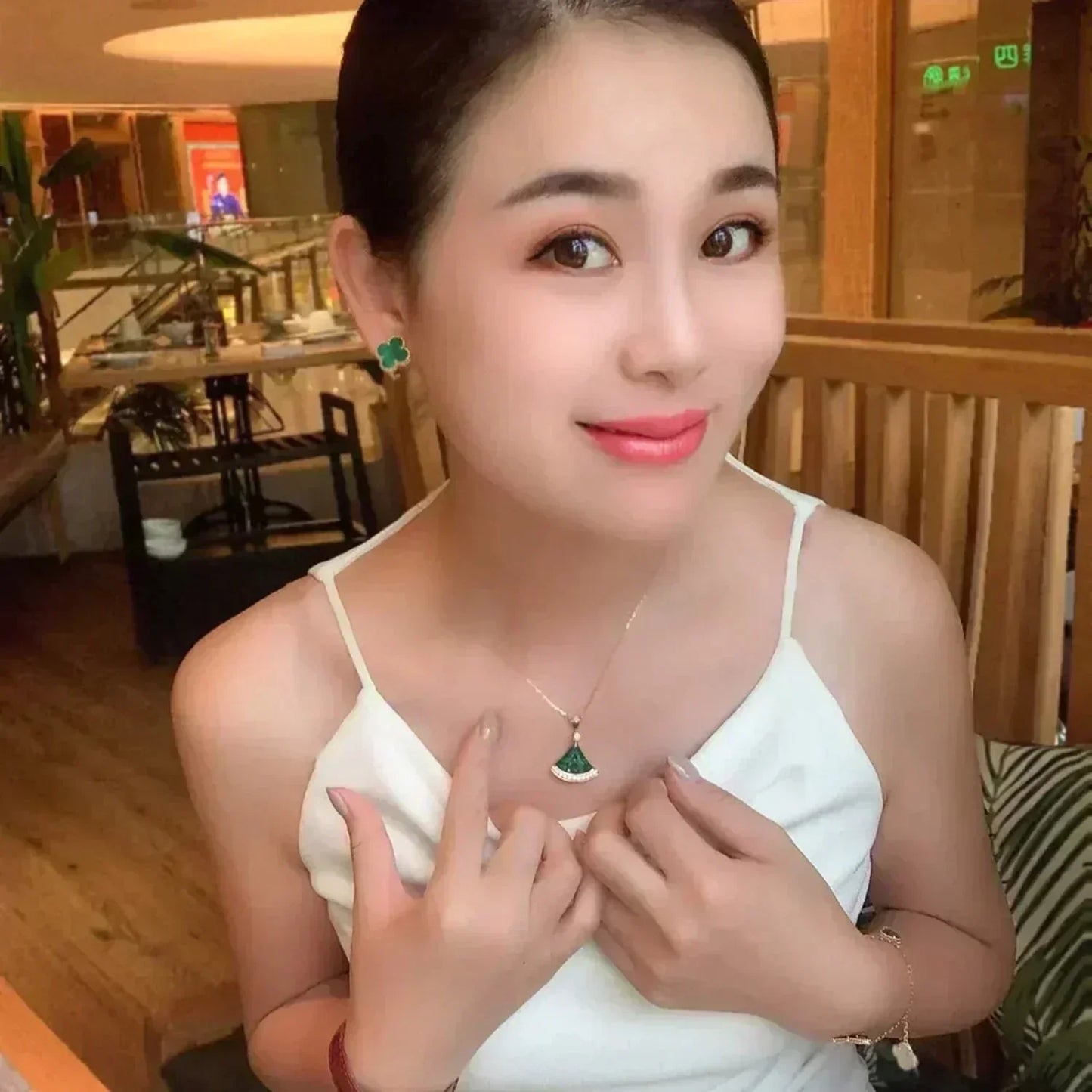 Glow Jewelry クローバー ミディアム 1モチーフ マラカイト イヤリング
