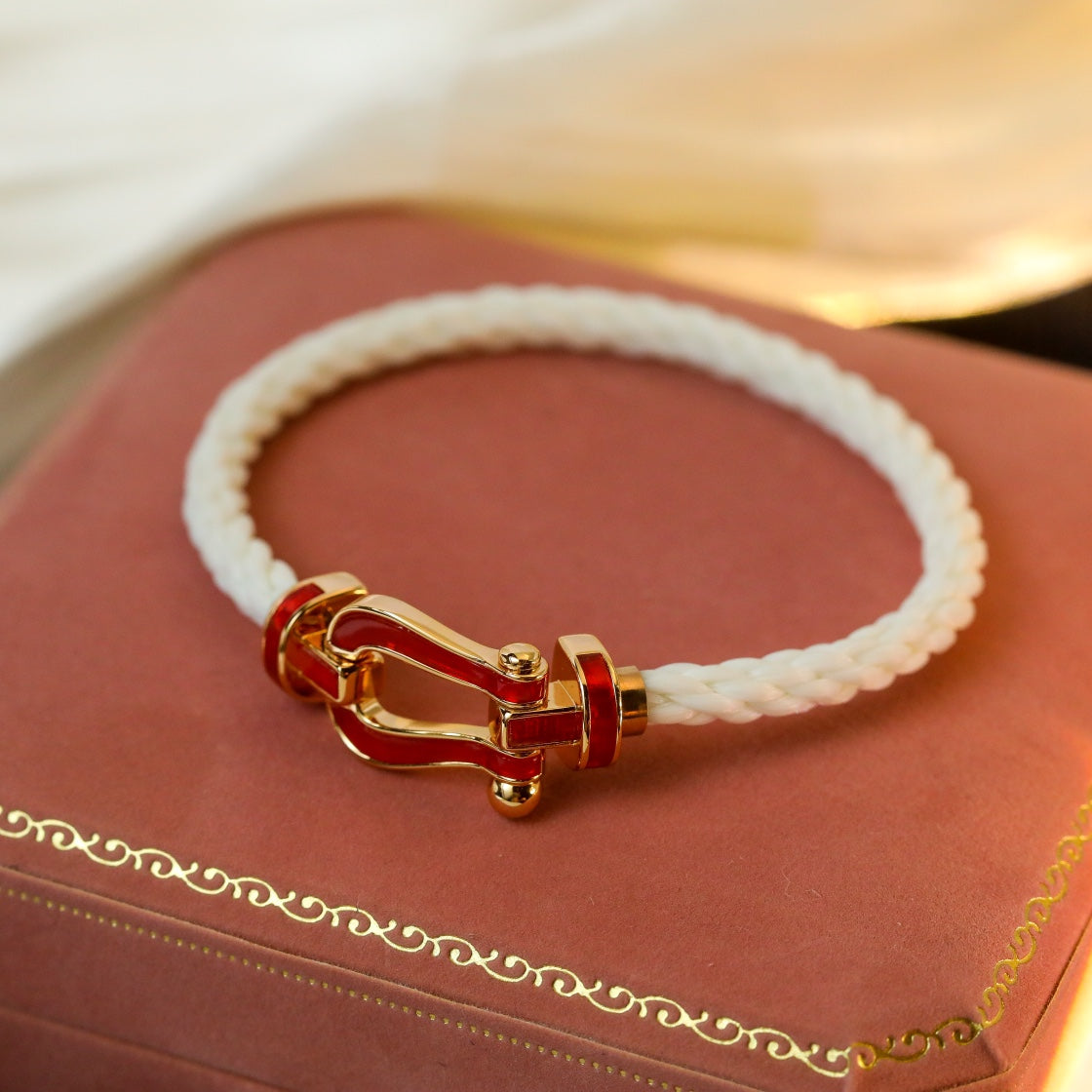 „Glow Jewelry“ FORCE 10 WEISSES TEXTIL MIT DIAMANTBESATZ