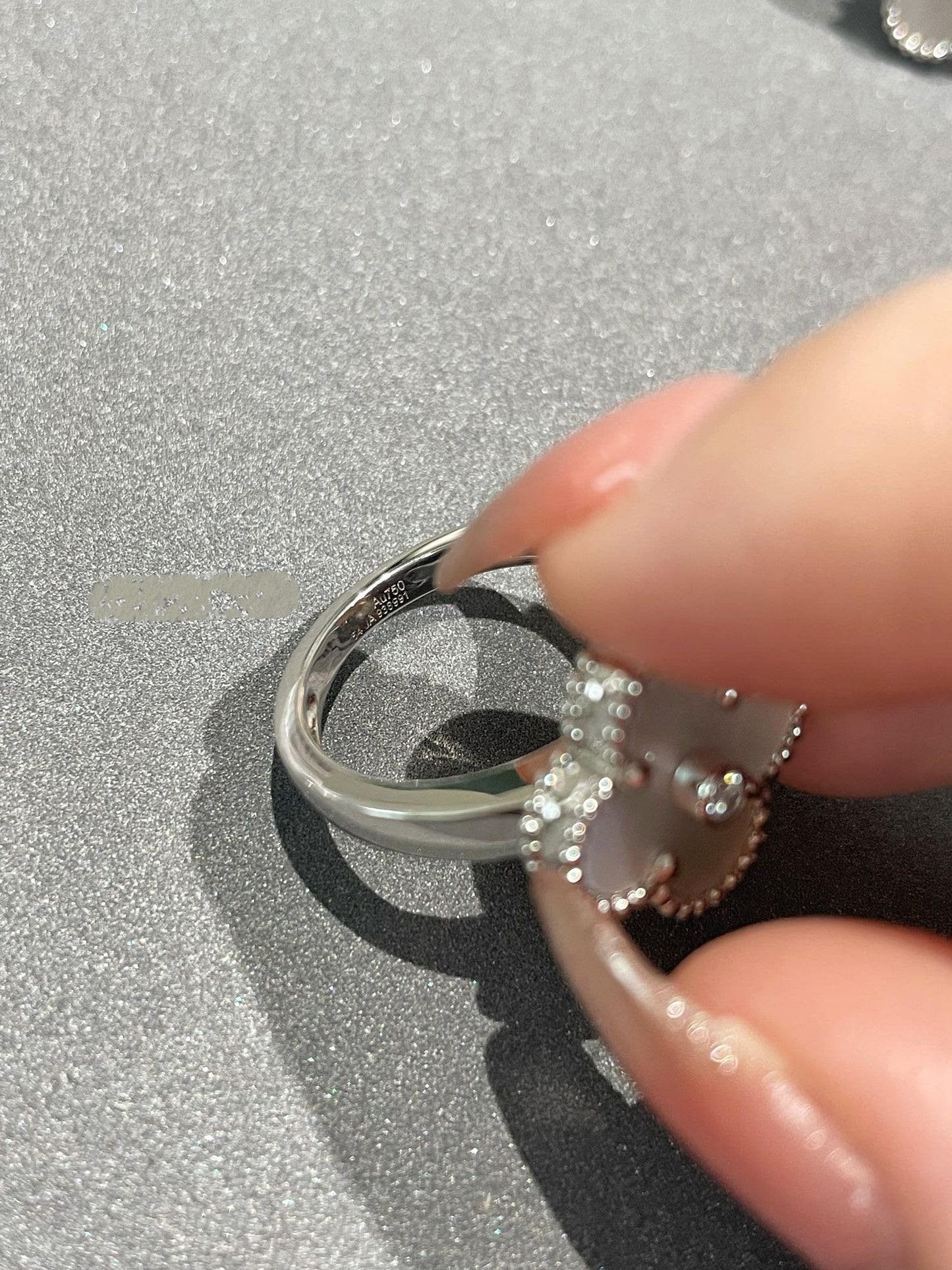 ¡®Glow Jewelry¡¯CLOVER SILBER PERLMUTT DIAMANTRING