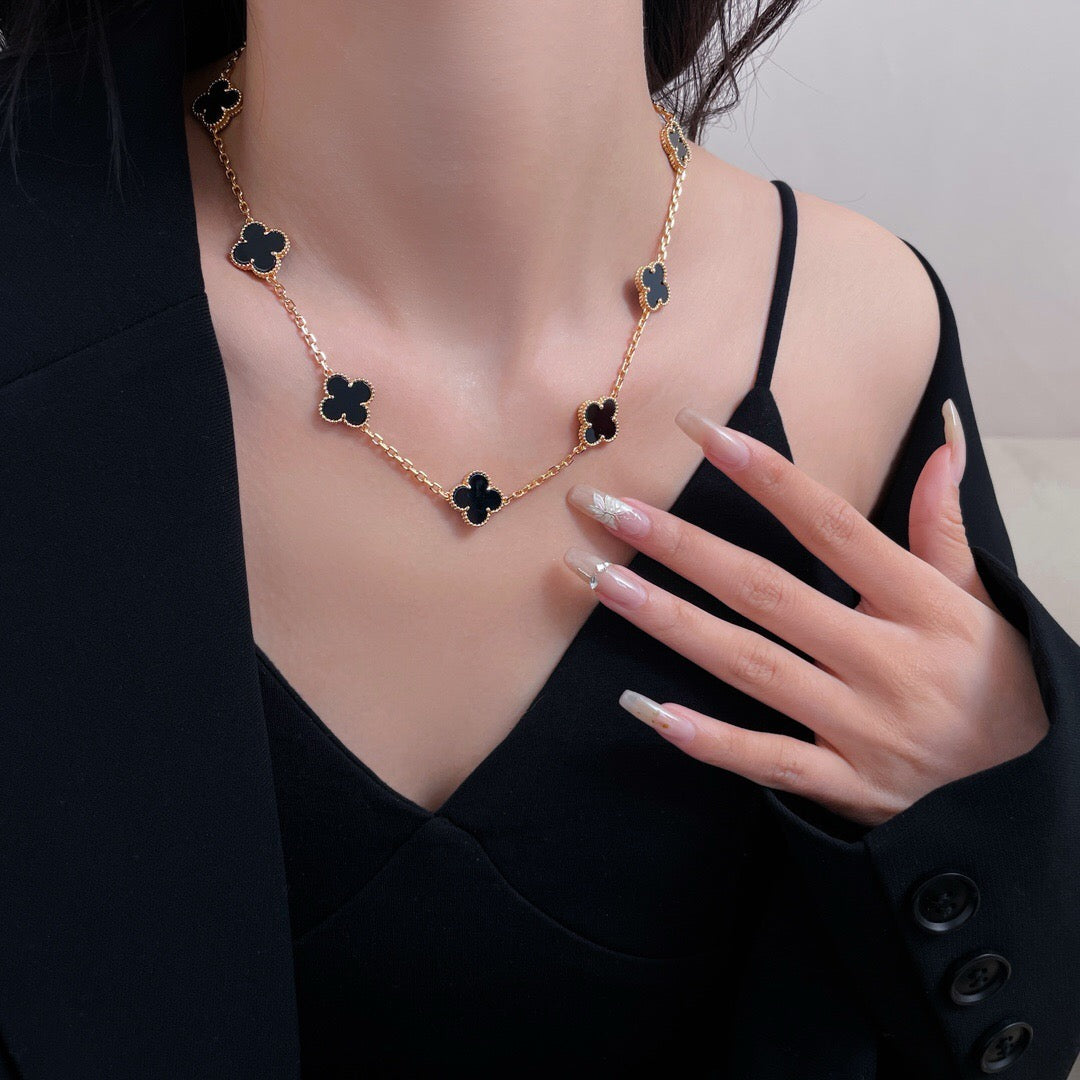 „Glow Jewelry“ KLEE-KETTE MIT 10 MOTIVEN AUS ONYX