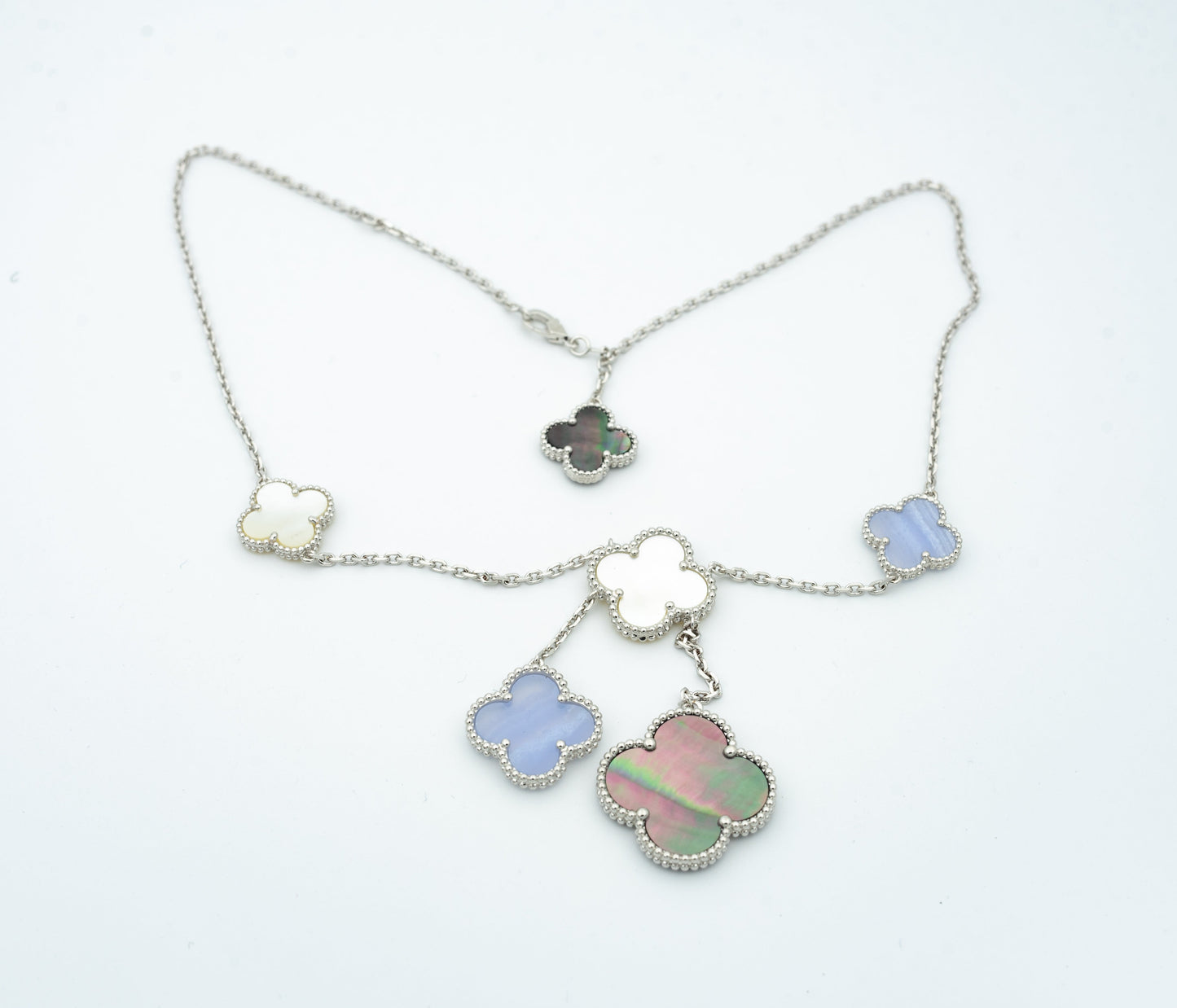 „Glow Jewelry“ KLEEBESCHMUCK CHALCEDON-HALSKETTE SILBER 6 MOTIVE