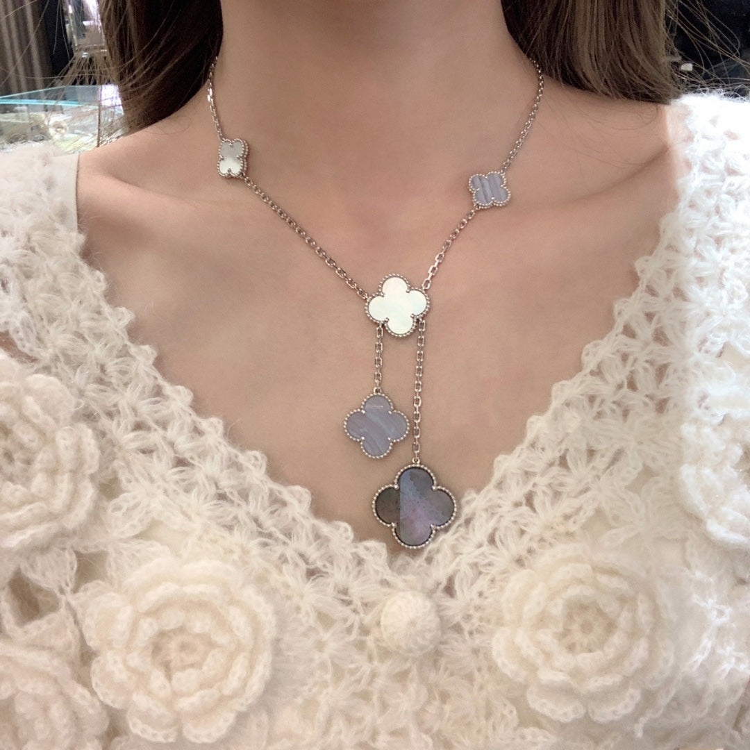 „Glow Jewelry“ KLEEBESCHMUCK CHALCEDON-HALSKETTE SILBER 6 MOTIVE