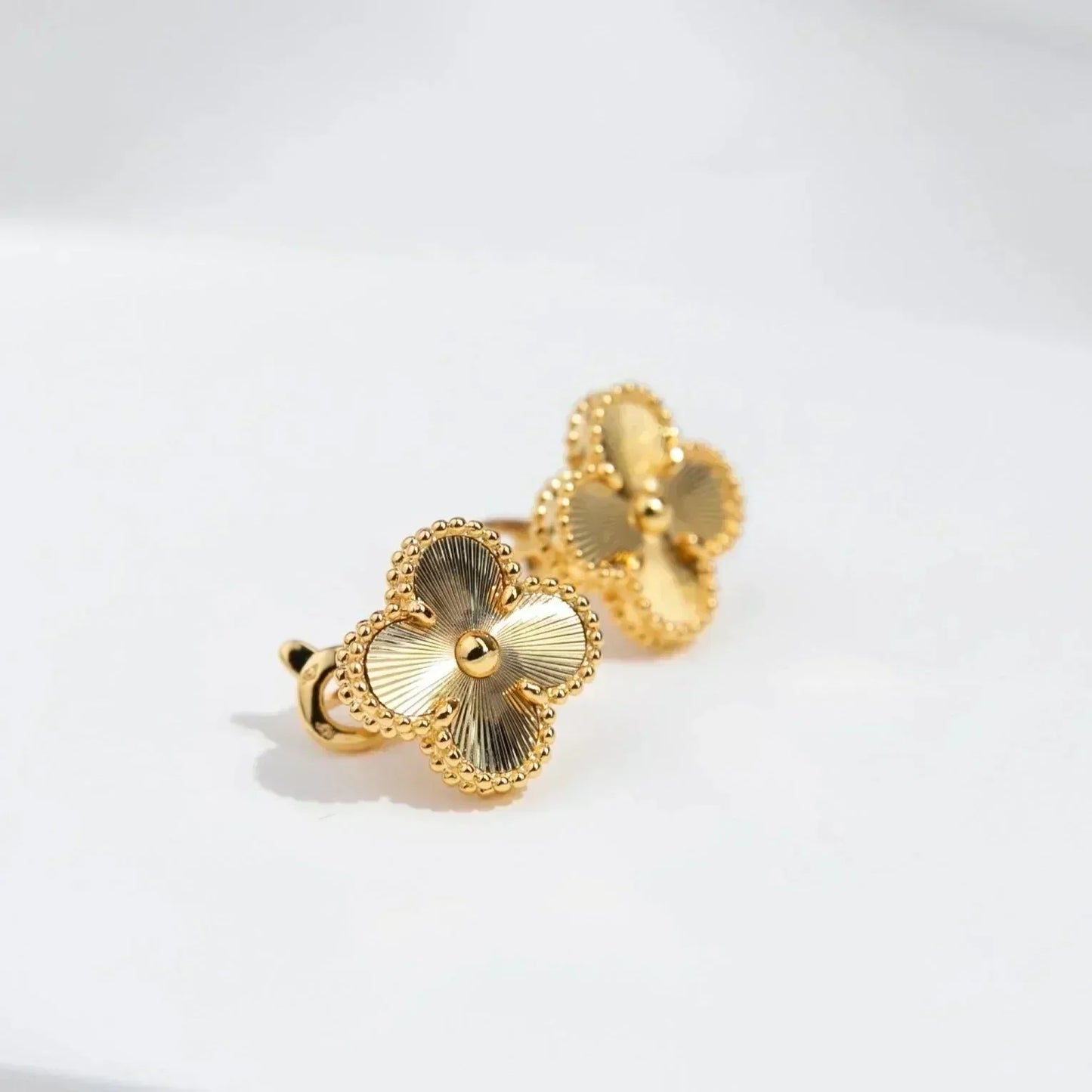 ¡®Glow Jewelry¡¯CLOVER MEDIUM 1 MOTIFS LASER EARRINGS