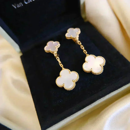 ¡®Glow Jewelry¡¯CLOVER 2 MOTIF WHITE MOP EARRINGS