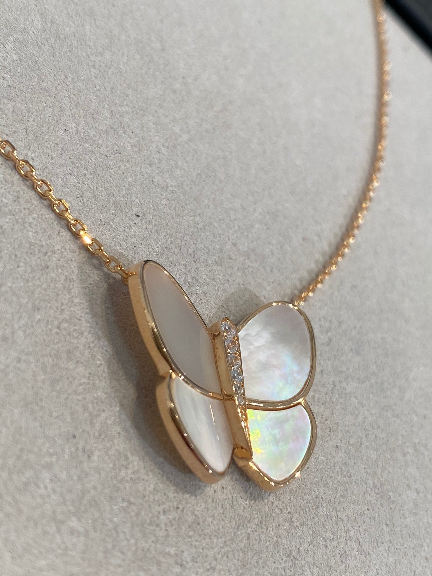 „Glow Jewelry“ SCHMETTERLING GOLD MOP DIAMANT HALSKETTE