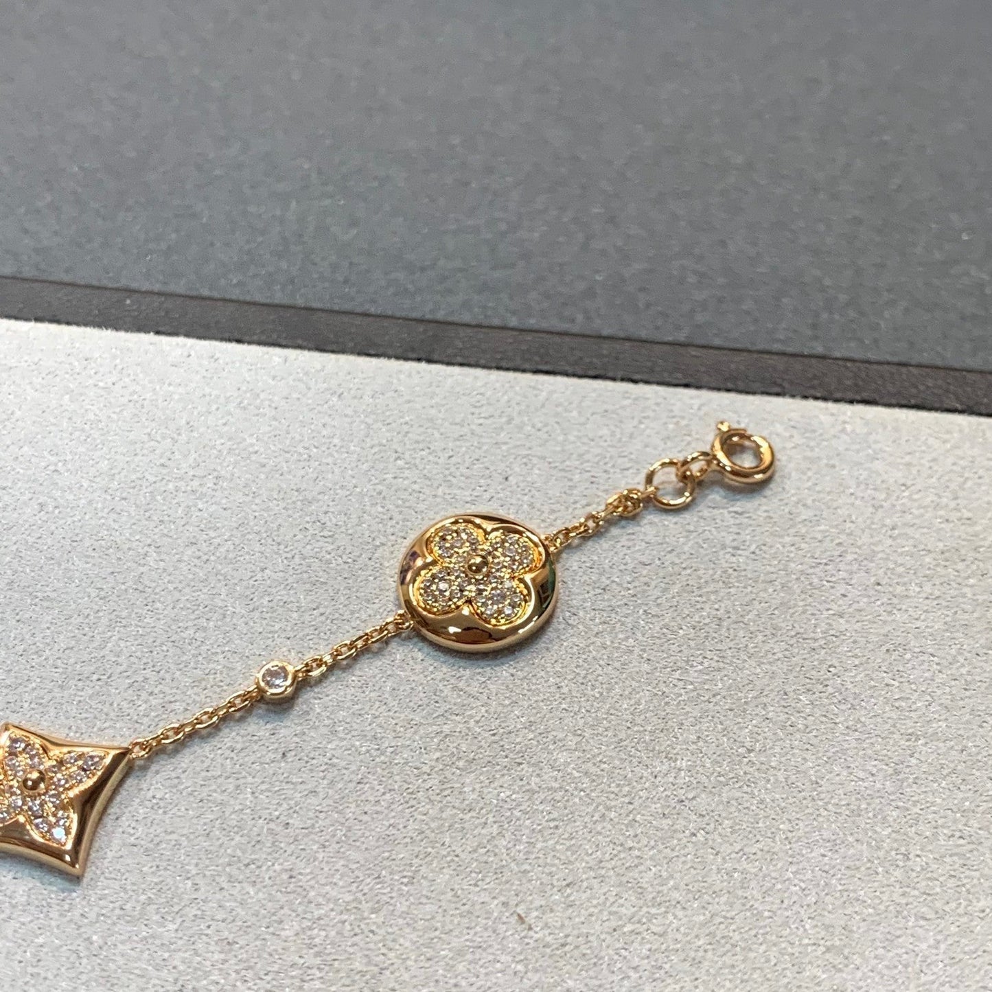 „Glow Jewelry“ STERN UND SONNE 4 MOTIVE GOLD DIAMANTEN ARMBAND