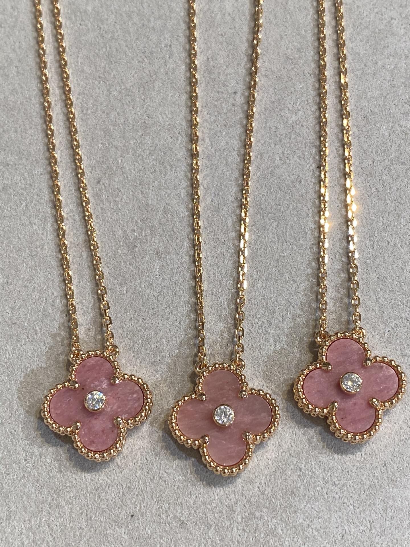 „Glow Jewelry“ KLEE 15MM DIAMANT RHODONIT-HALSKETTE