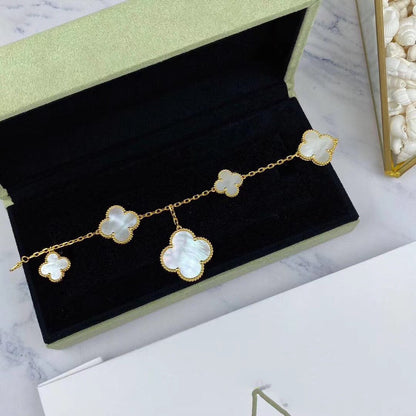 ®Glow Jewelry® マジック クローバー MOP ゴールド ブレスレット 5モチーフ