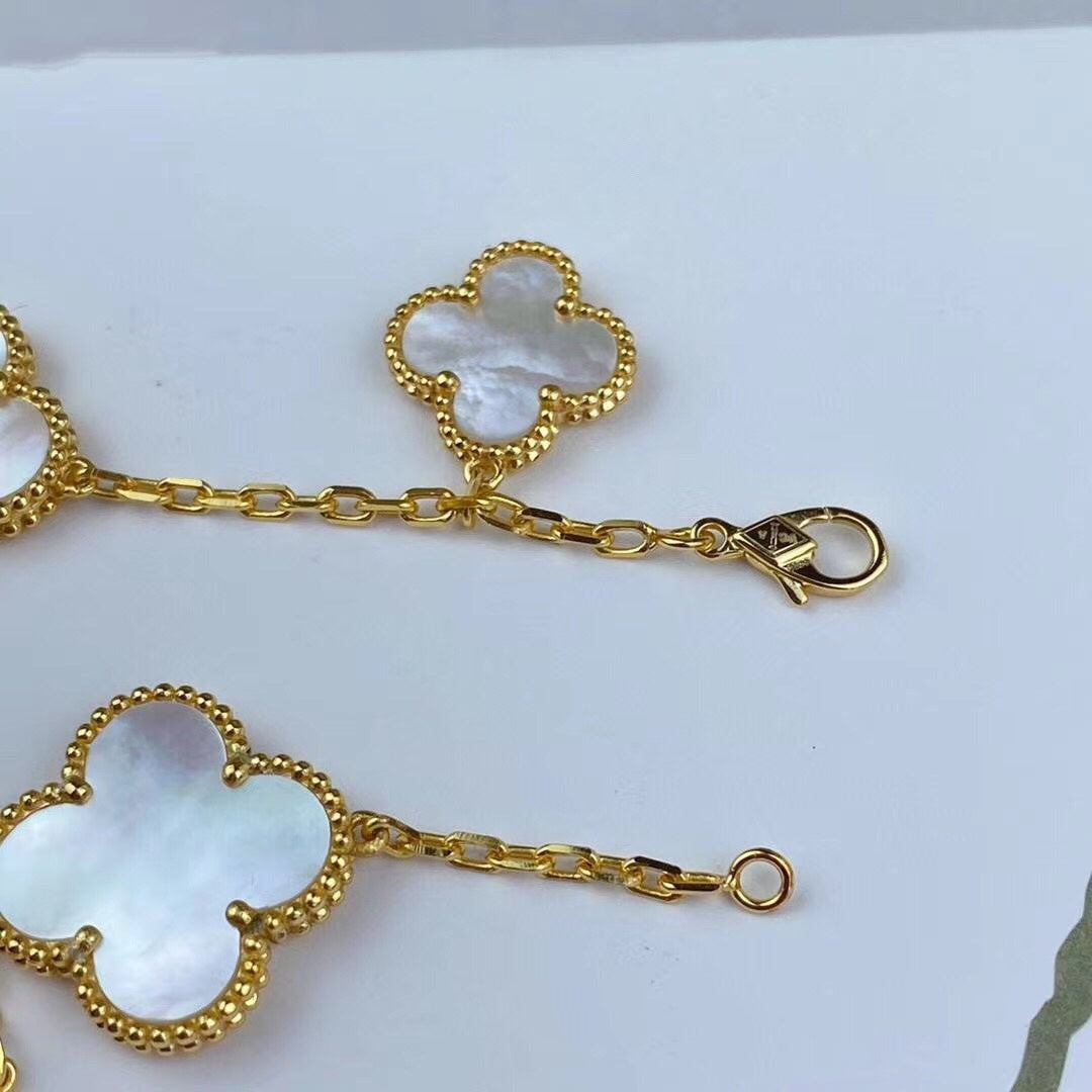 ®Glow Jewelry® マジック クローバー MOP ゴールド ブレスレット 5モチーフ