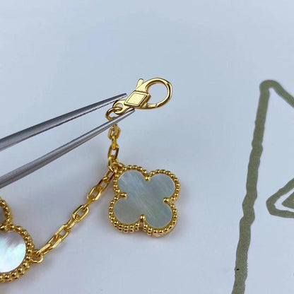 ®Glow Jewelry® マジック クローバー MOP ゴールド ブレスレット 5モチーフ