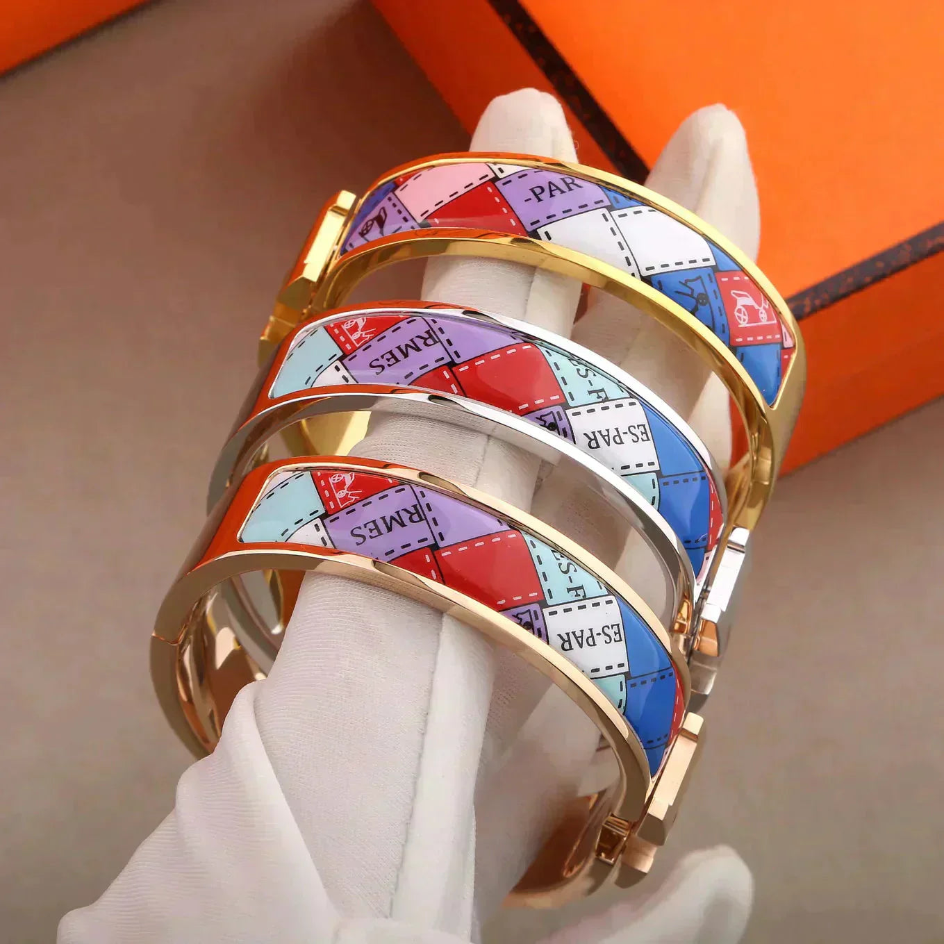 ¡®Glow Jewelry¡¯H BRACELET DOTTED BORDER 12MM