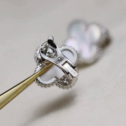 Glow Jewelry CLOVER MEDIUM 1 MOTIV WEISSE PERLMUTT-OHRRINGE SILBER