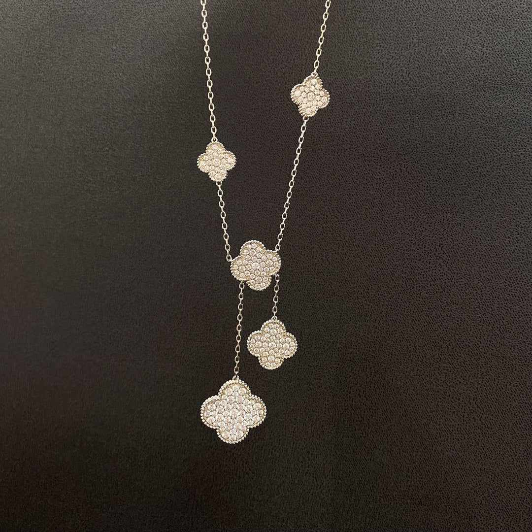 „Glow Jewelry“ Halskette „CLOVER 5 MOTIFS“ aus Silber mit Diamanten