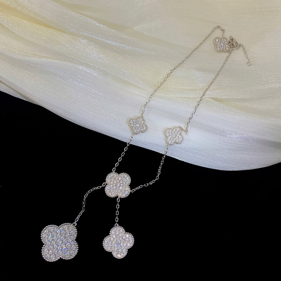 „Glow Jewelry“ Halskette „CLOVER 5 MOTIFS“ aus Silber mit Diamanten