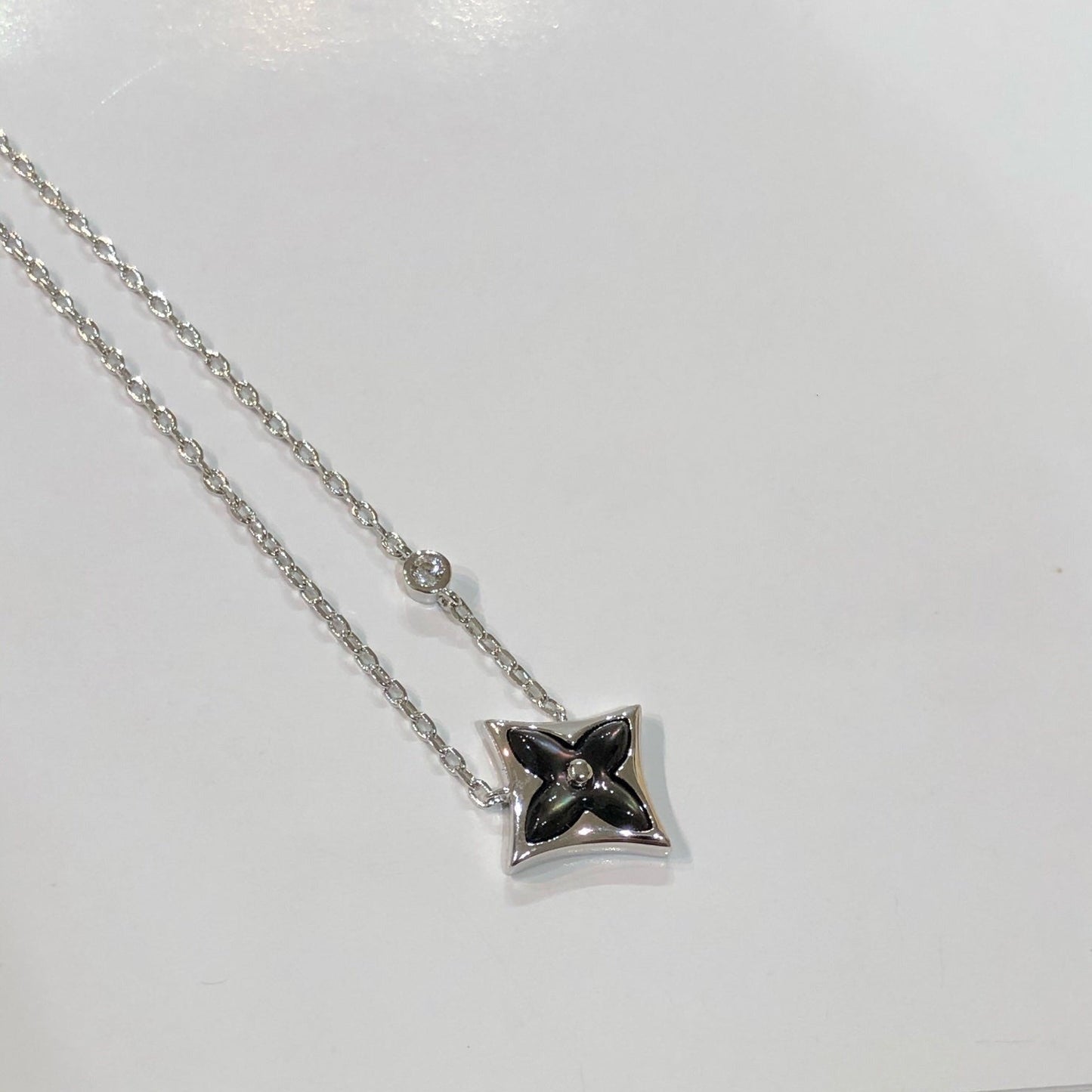 [Glow Jewelry]STAR BLACK MOP NECKLACE