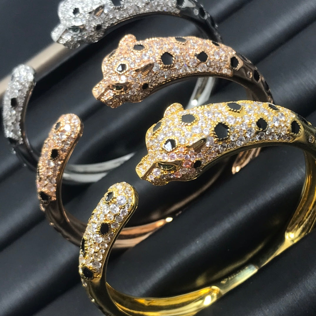 „Glow Jewelry“ PANTHERE GROSSES ARMBAND DIAMANTEN