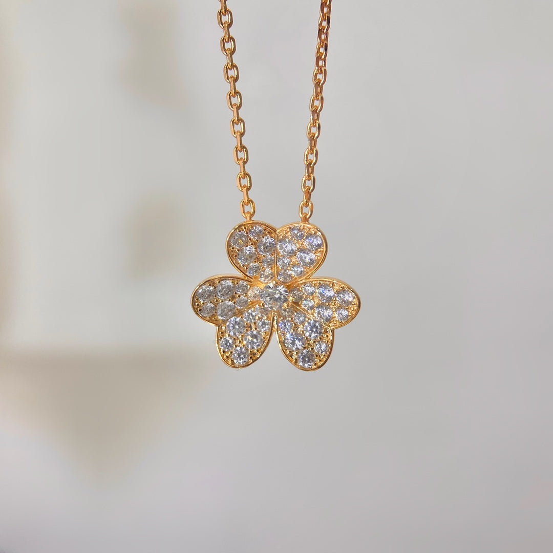 „Glow Jewelry“ BLUMEN-DIAMANTEN-HALSKETTE
