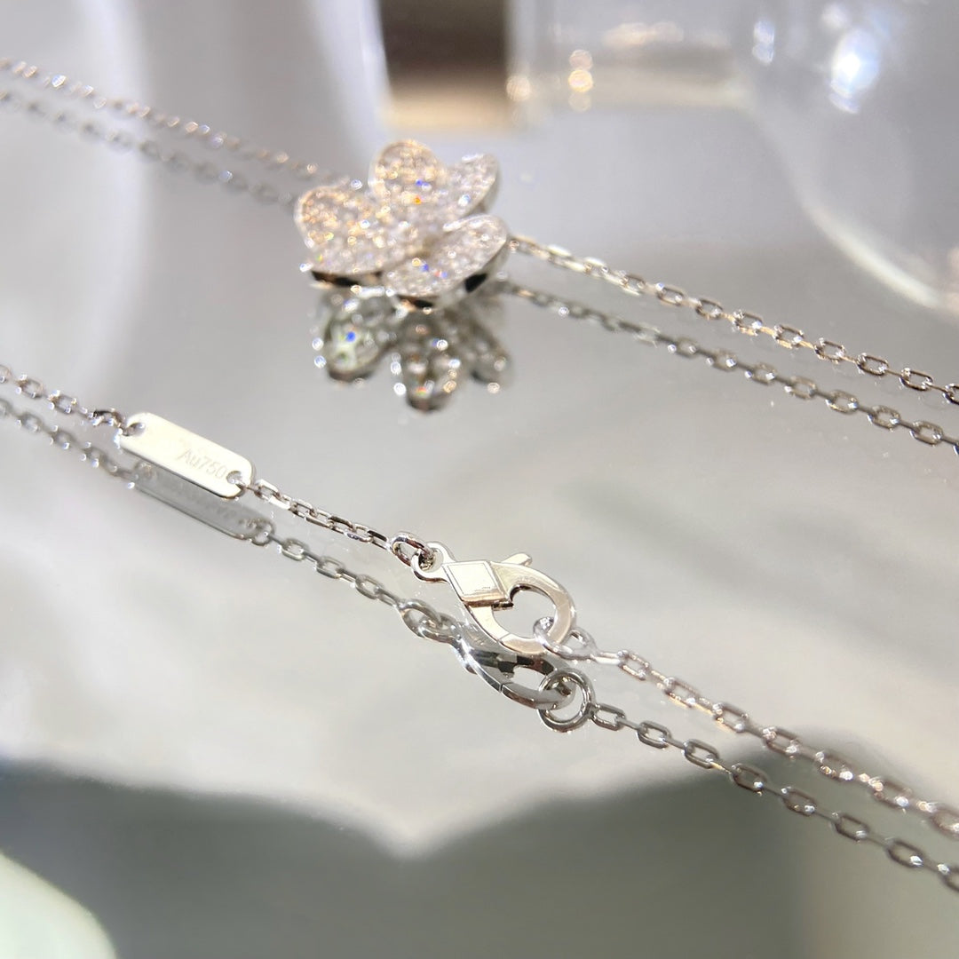 „Glow Jewelry“ BLUMEN-DIAMANTEN-HALSKETTE