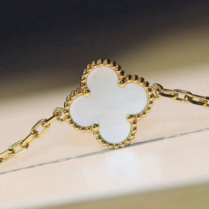 [Glow Jewelry]CLOVER 20 MOTIFS WHITE MOP NECKLACE