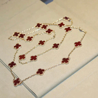 „Glow Jewelry“ Kleeblatt-Halskette mit 20 Motiven und Karneol