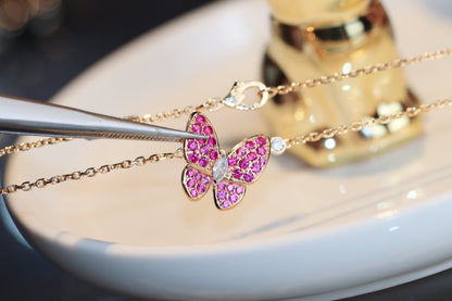 „Glow Jewelry“ SCHMETTERLING ROTER DIAMANT ROSÉGOLD-HALSKETTE