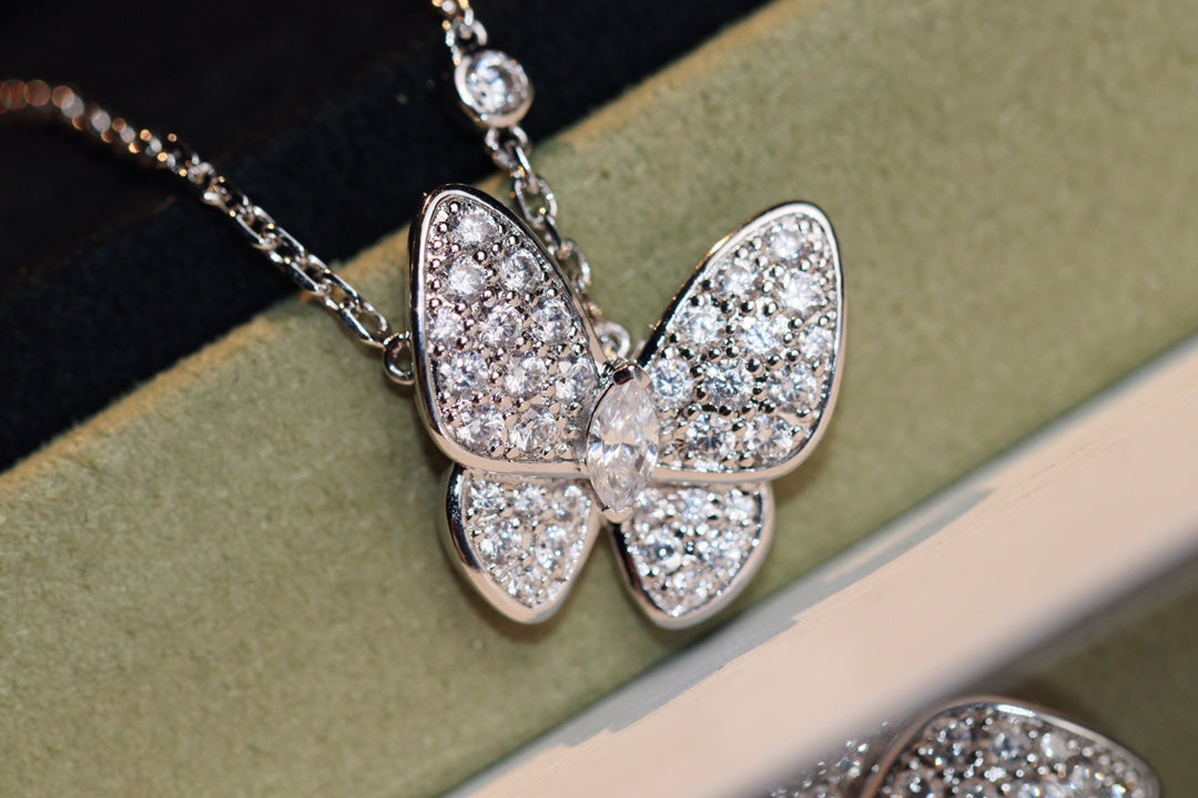Glow Jewelry バタフライ ダイヤモンド ネックレス