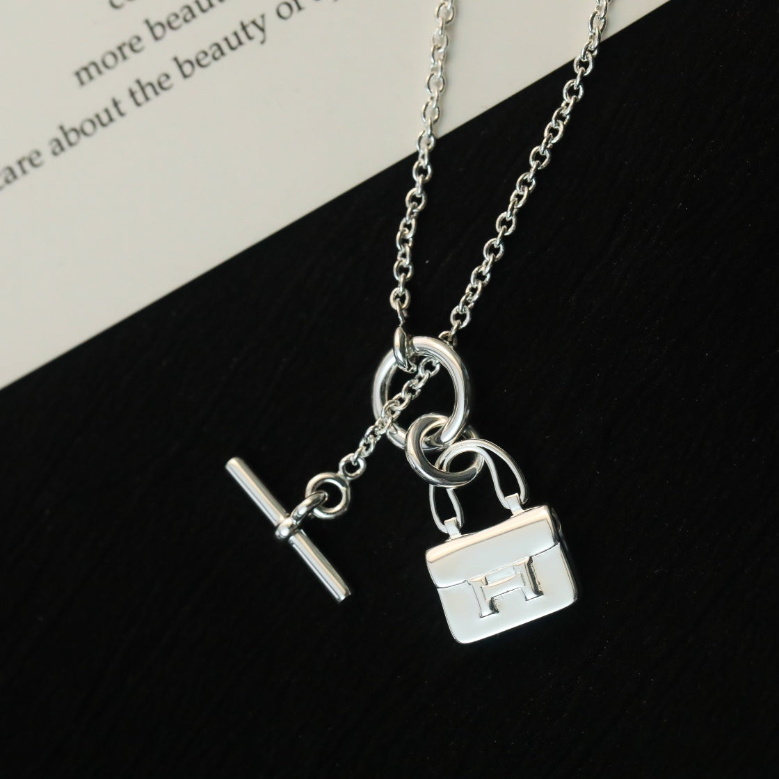 «Glow Jewelry» POP H ANHÄNGER SILBERNE HALSKETTE
