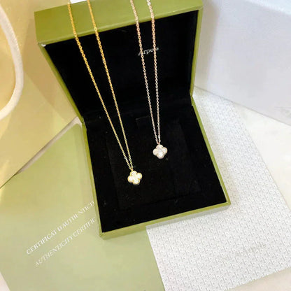 [Glow Jewelry]CLOVER MINI 9.5MM WHITE MOTHER-OF-PEARL NECKLACE