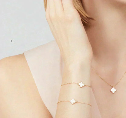 [Glow Jewelry]CLOVER MINI 9.5MM WHITE MOTHER-OF-PEARL NECKLACE