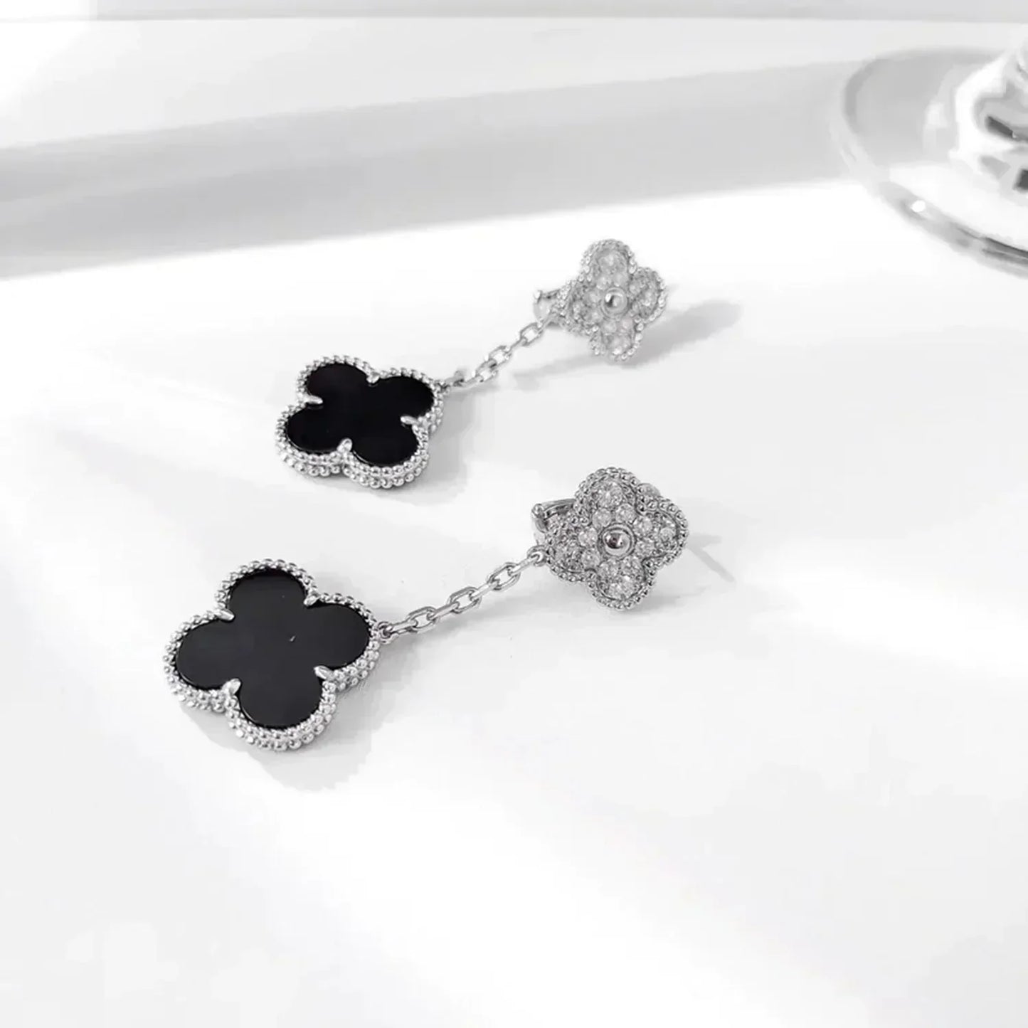 [Glow Jewelry]CLOVER 2 MOTIFS  DIAMOND ONYX EARRINGS SILVER