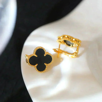 „Glow Jewelry“ Mittelgroße „Clover“ Ohrstecker mit 1 Motiv und Onyx