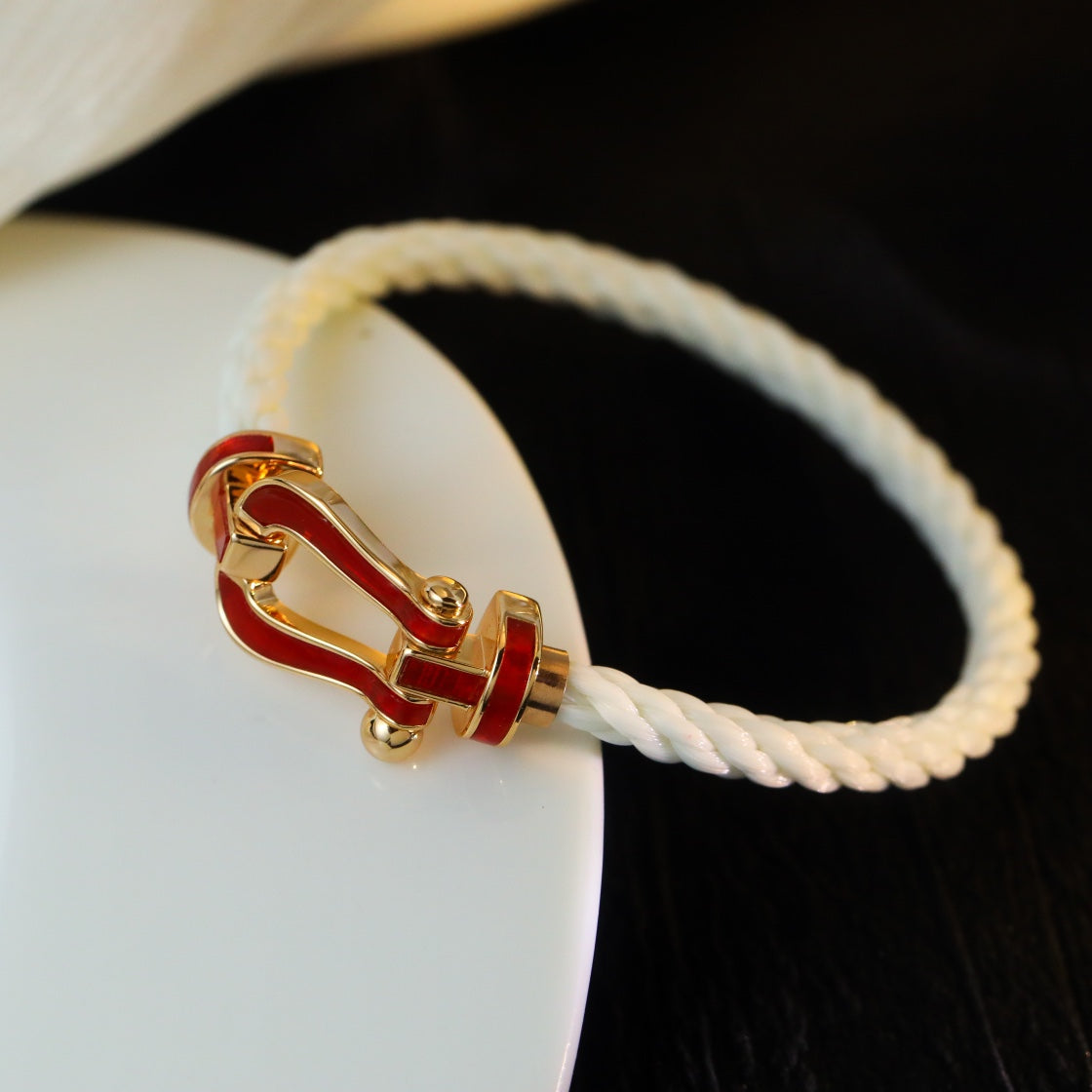 „Glow Jewelry“ FORCE 10 WEISSES TEXTIL MIT DIAMANTBESATZ