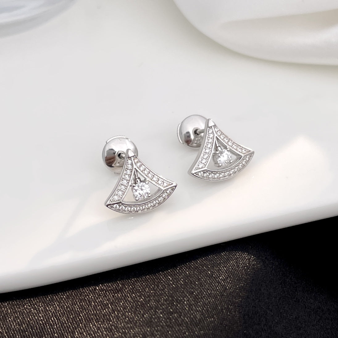 [Glow Jewelry]DREAM MINI DIAMOND STUD EARRINGS