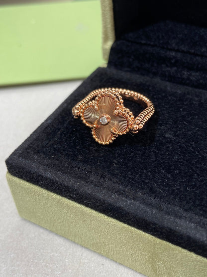 ¡®Glow Jewelry¡¯CLOVER RIVERSIBLE ROSE GOLD RING