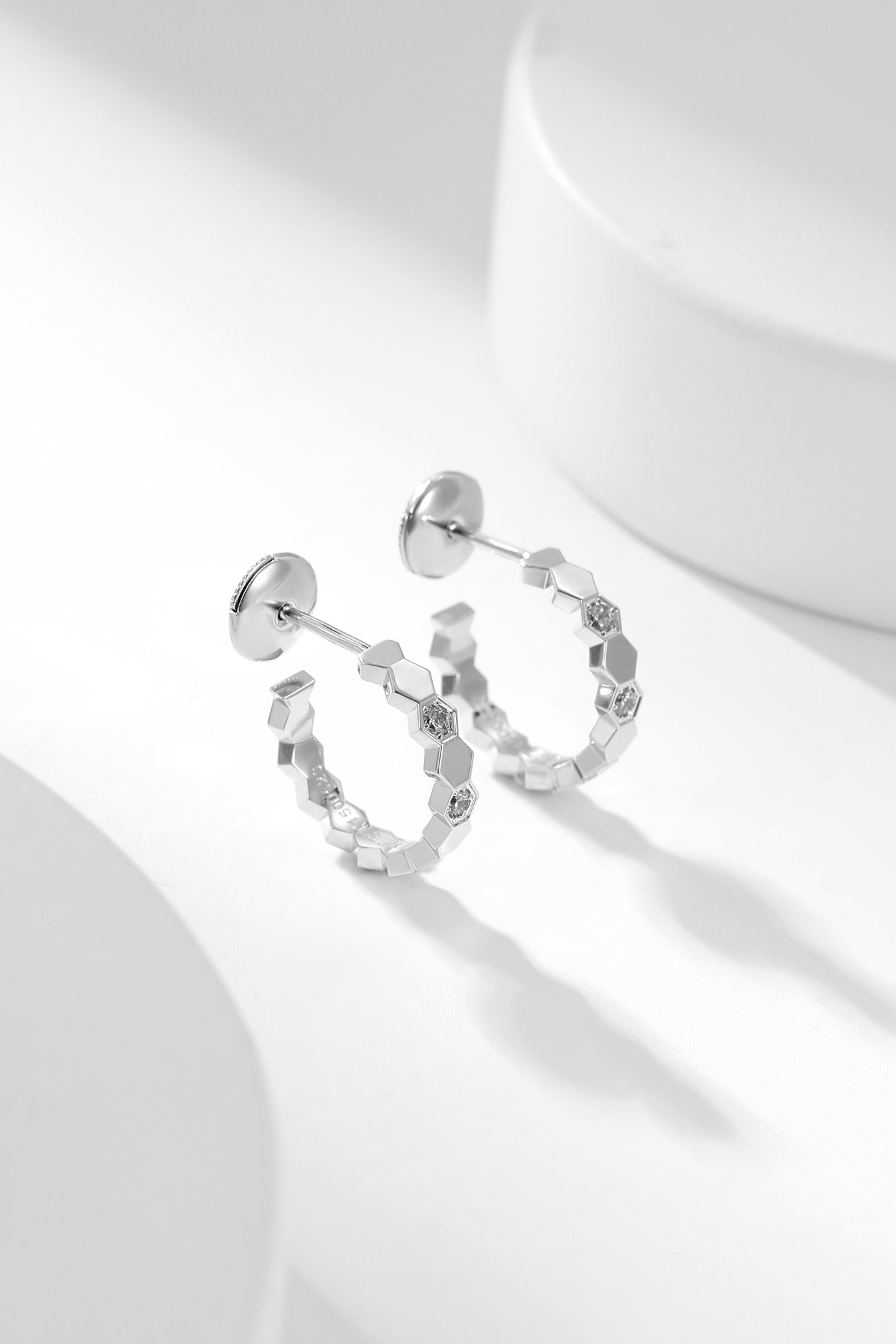 [Glow Jewelry]BEE LOVE DIAMOND HOOP EARRINGS