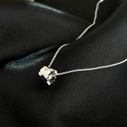 ¡®Glow Jewelry¡¯BEE MINI NECKLACE