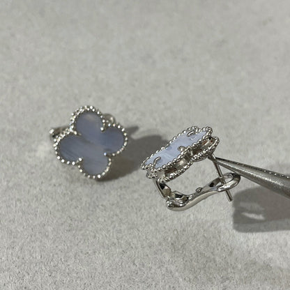 „Glow Jewelry“ KLEE-CHALCEDON-SILBEROHRSTECKER