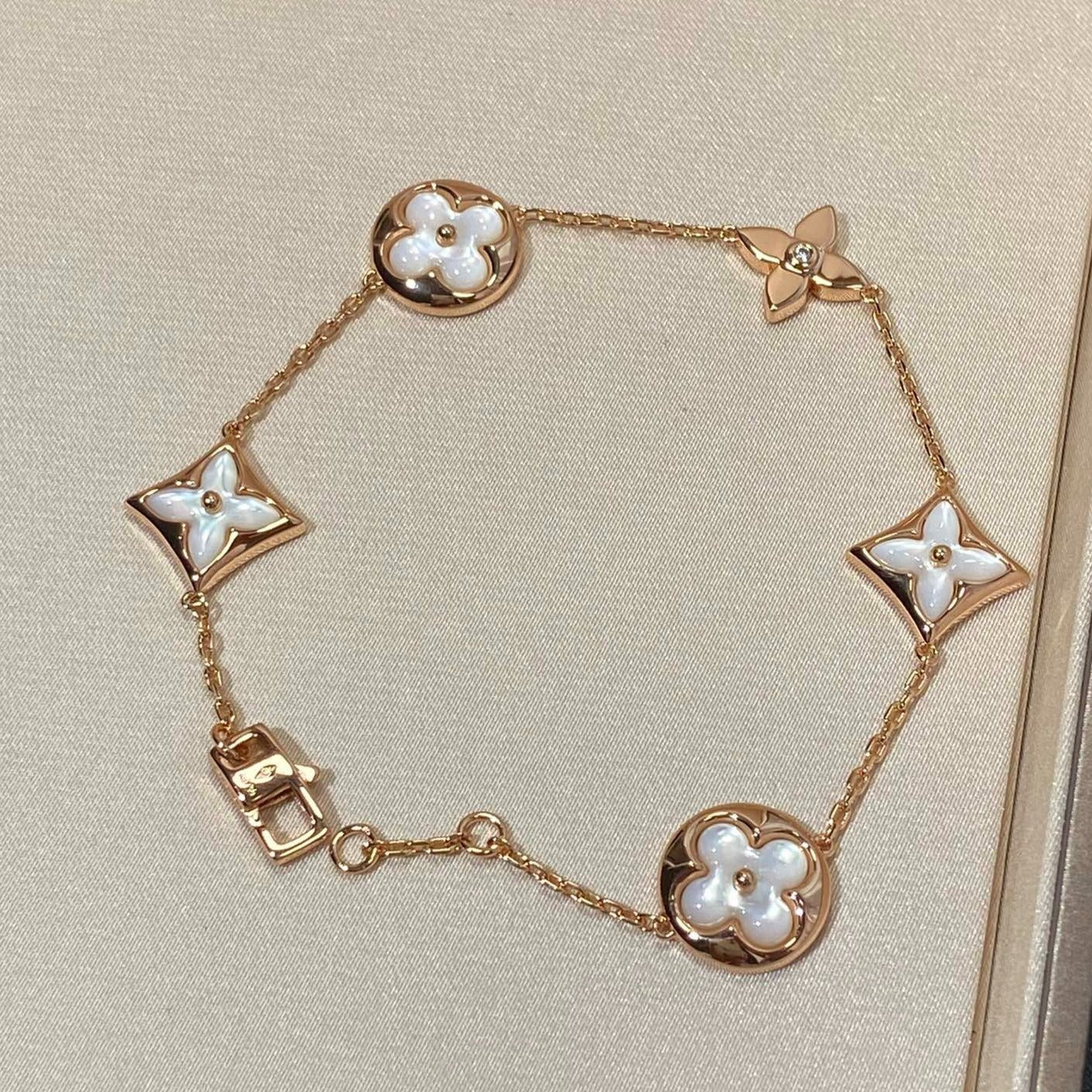 ¡®Glow Jewelry¡¯STAR AND SUN 5 MOTIF MOP PINK GOLD BRACELET