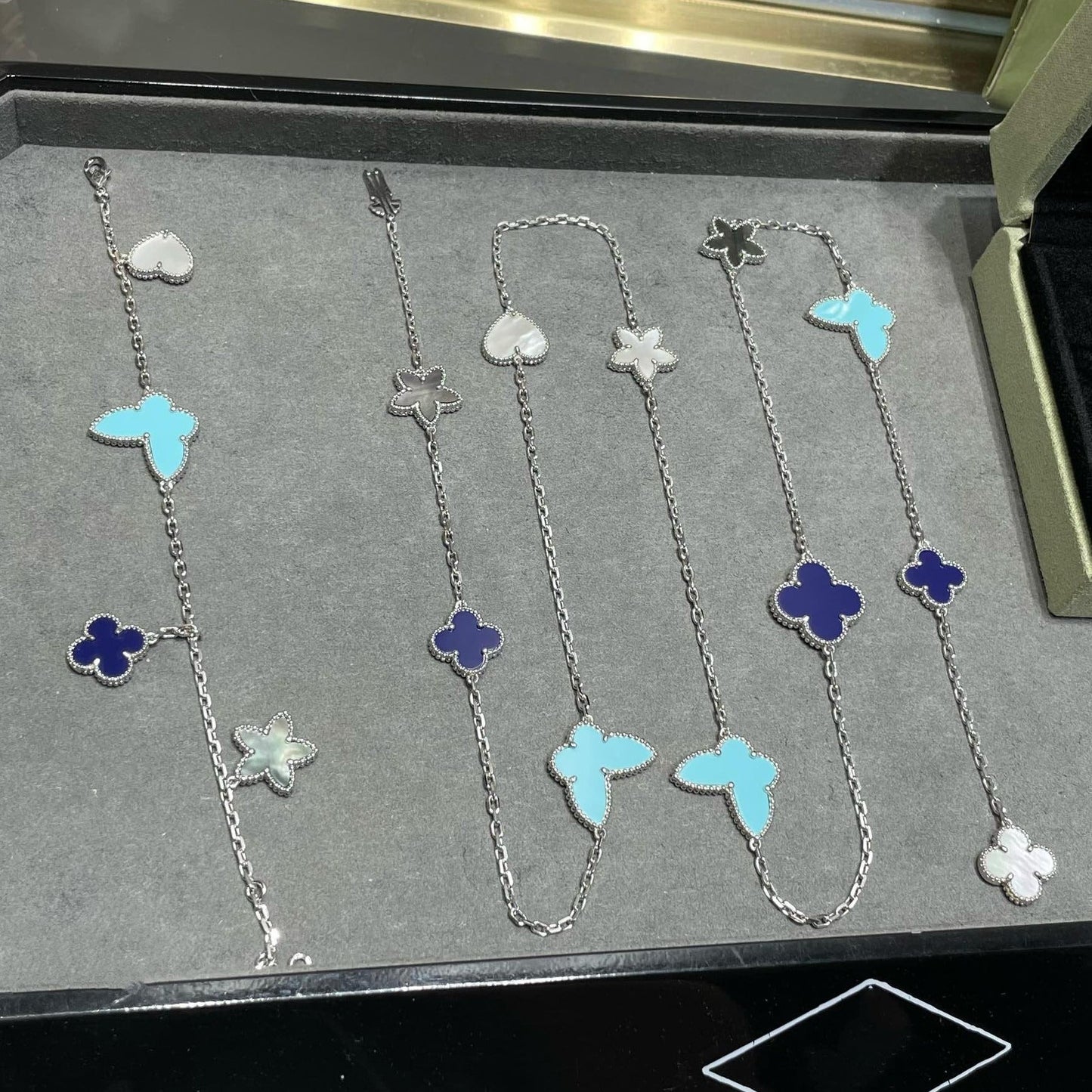 Glow Jewelry Glücksklee Silber 11-Motiv-Halskette