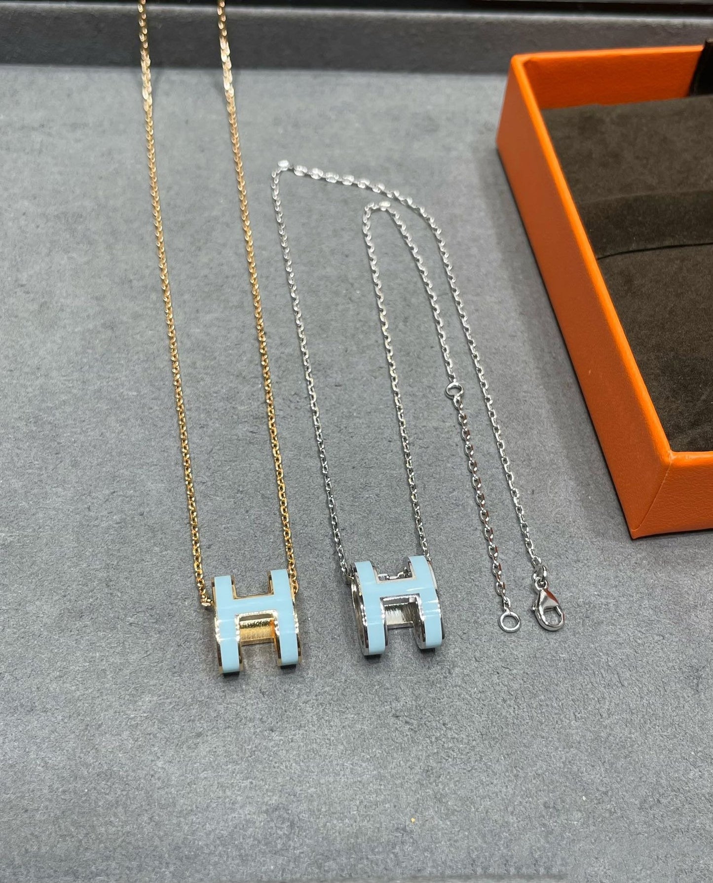 „Glow Jewelry“ POP H SKY BLUE HALSKETTE