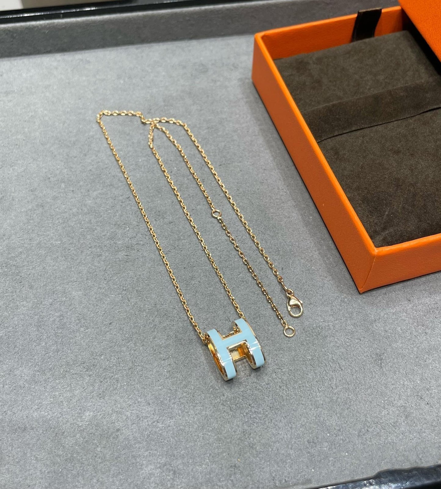 „Glow Jewelry“ POP H HIMMELBLAUE HALSKETTE