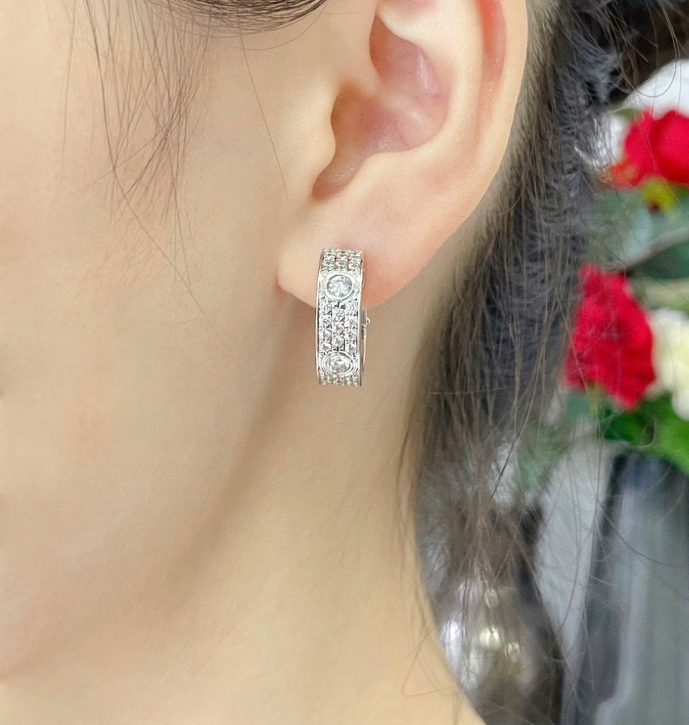 [Glow Jewelry]LOVE 5.5MM DIAMOND PAVED EARRINGS