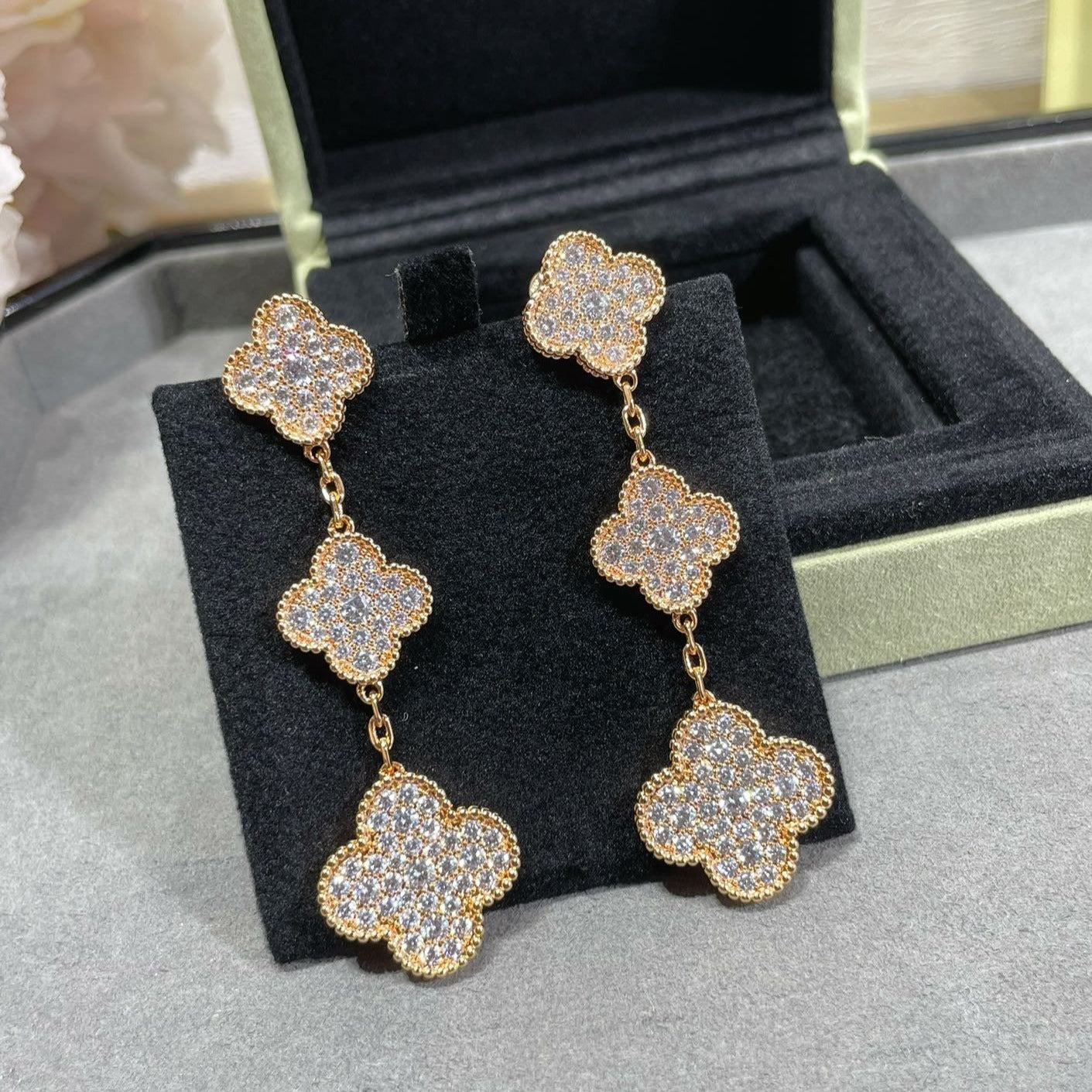¡®Glow Jewelry¡¯CLOVER 3 MOTIFS DIAMOND PAVED ROSE GOLD EARRINGS