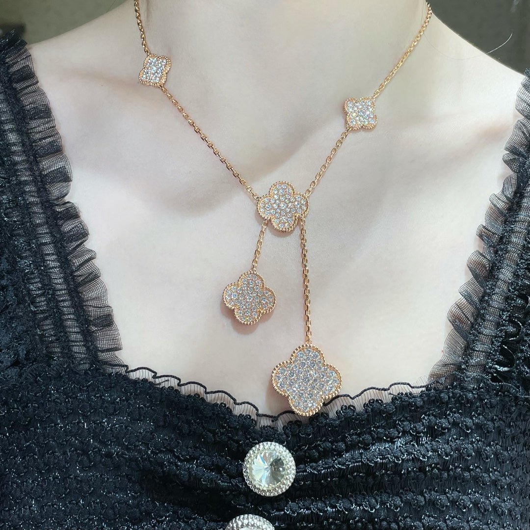 CLOVER 6 MOTIV HALSKETTE MIT DIAMANTEN-PAVÉ