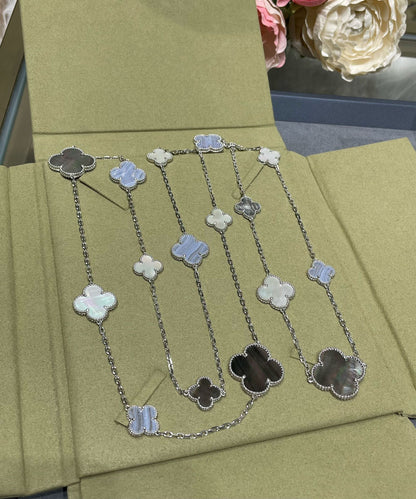 „Glow Jewelry“ KLEE 16 MOTIV CHALCEDON MOP SILBER HALSKETTE