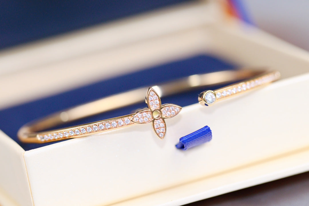 „Glow Jewelry“ IDYLLE ARMBAND AUS ROSÉGOLD, OFFEN, MIT DIAMANTEN BESETZT