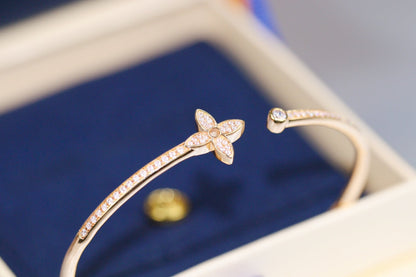 „Glow Jewelry“ IDYLLE ARMBAND AUS ROSÉGOLD, OFFEN, MIT DIAMANTEN BESETZT